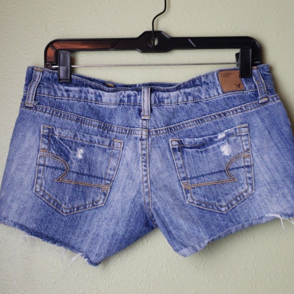 American Eagle Distressed Shorts - Size 4 - Picture 4 of 6